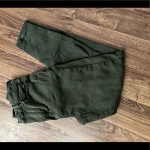 American Eagle skinny jegging!